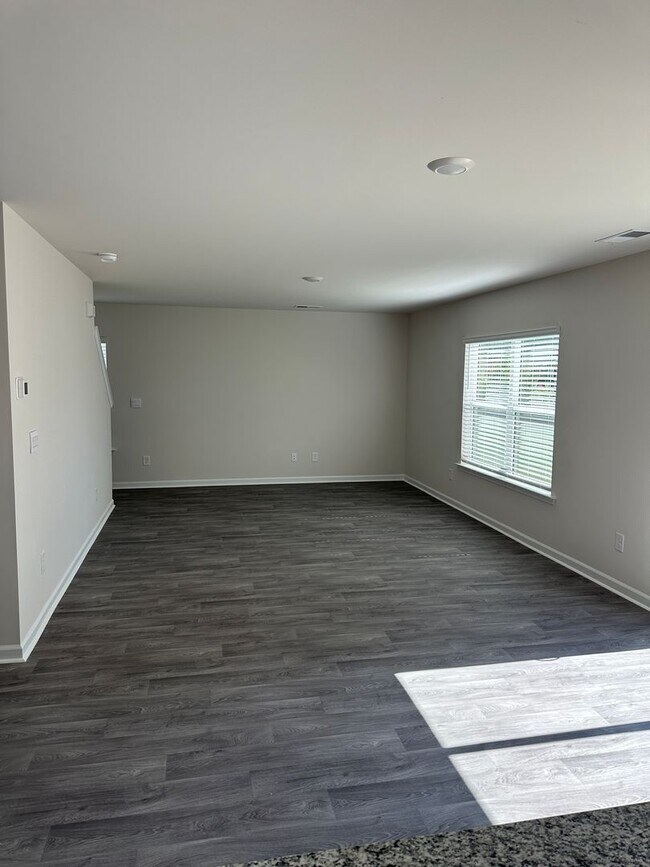 Photo - 361 Wellspring Dr