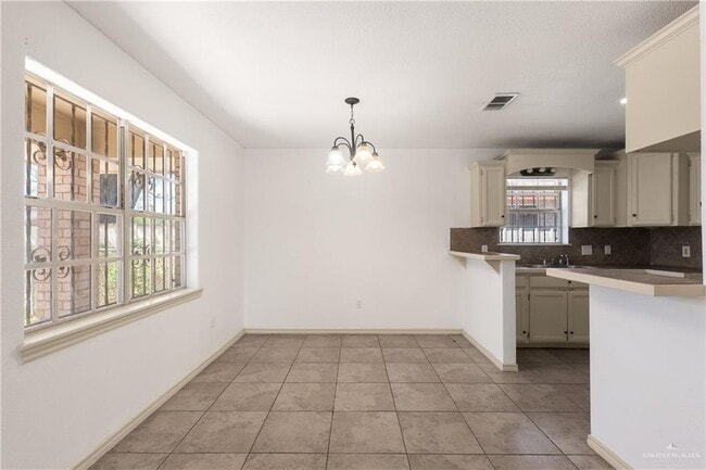 Photo - 18 Gumwood Ave