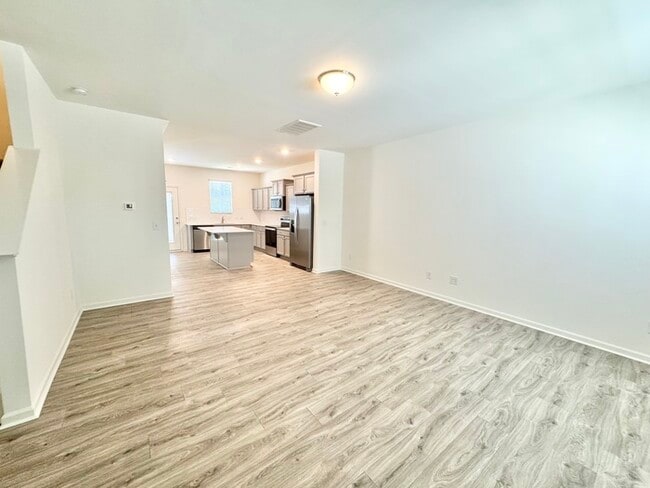 Photo - Three bedroom 2 1/2 bath townhome minutes from I 85 and historic downtown