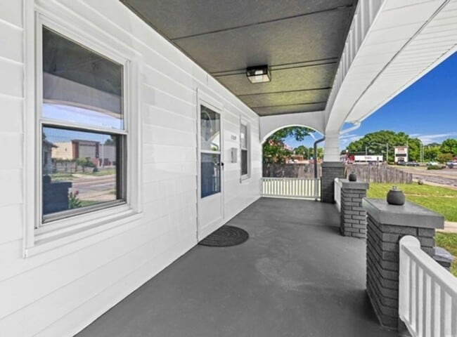 Photo - 1124 Washington Ave