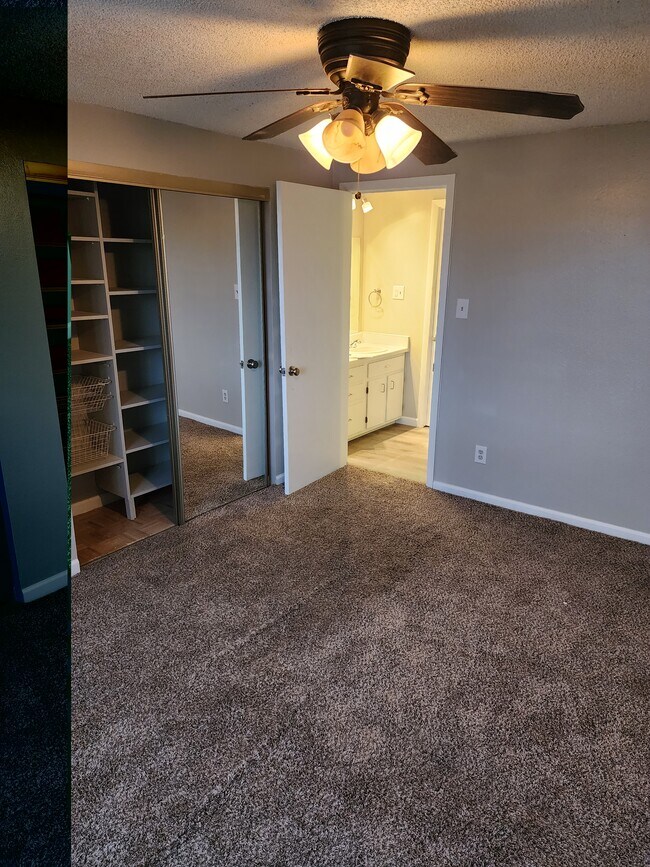 Photo - 1304 S Parker Rd Unidad Parker Rd Condo