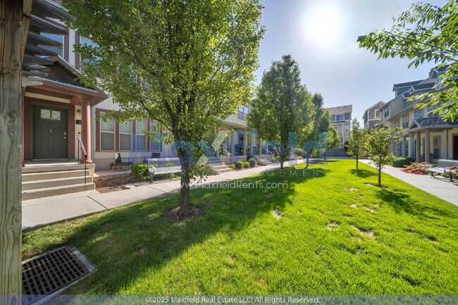 Photo - Small Pet Friendly - 3BD 2BTH 2GAR - Center Street/700 W Near TopGolf