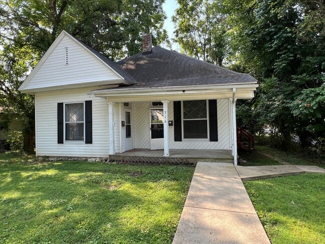 Photo - NEW KITCHEN & BATH REMODEL! Available Augu...