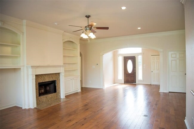 Photo - 2032 Cork St