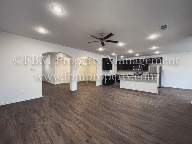 Photo - 655 Excelsior Dr