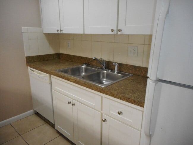 661 NE 26th Ct Unidad 661-C