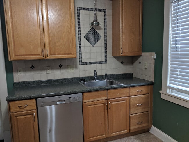 Photo - 29 Rugby Rd Unit Lower