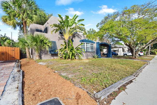 Photo - 310 Columbia Dr