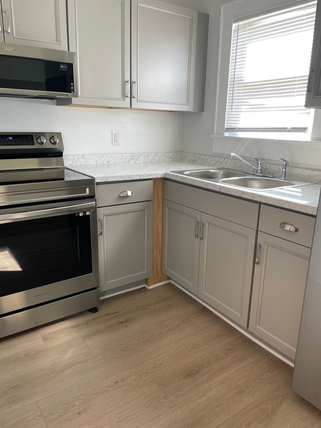 Photo - Updated 1 Bedroom Duplex  On Spring Garden...