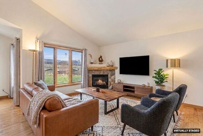 594 Parkview Dr