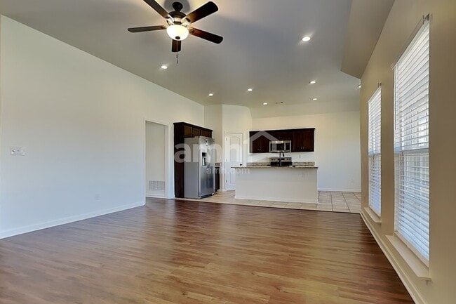 Photo - 3210 Greenhouse Dr