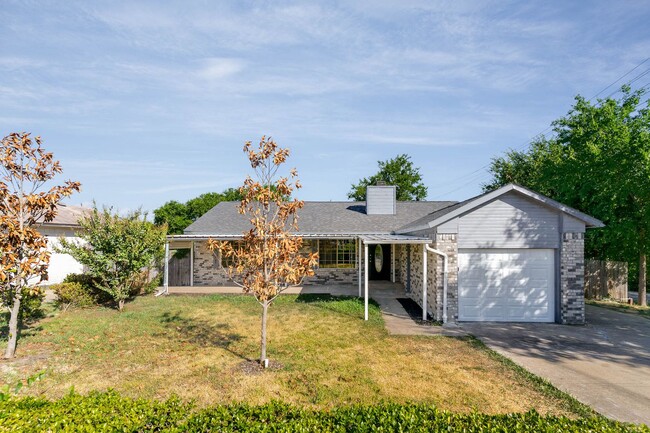 Charming Brick Corner Home with Spacious L... - Charming Brick Corner Home with Spacious L...