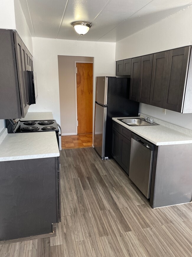 Meadowview Apartments - Meadowview Apartments