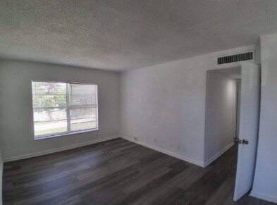 Photo - 405 SW 13th Pl