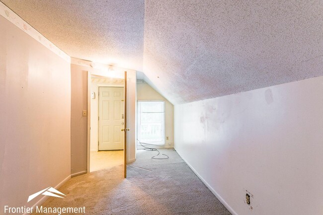 Photo - 1026 Bertrand St Unit 2