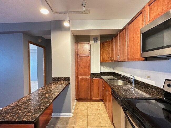 Photo - 4180 N Marine Dr Unit 3031