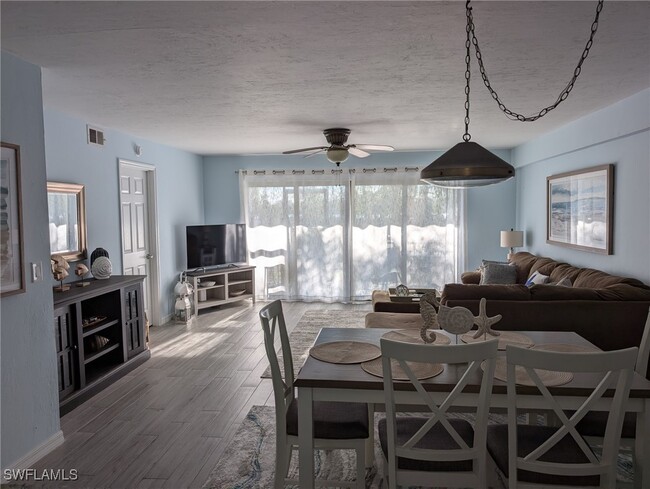Photo - 16100 Bay Pointe Blvd Unidad 104 Rental