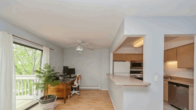 Photo - 239 W Court of Shorewood Unit 3A