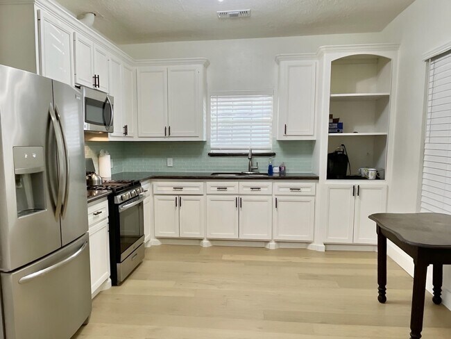 Photo - 301 Tabor St