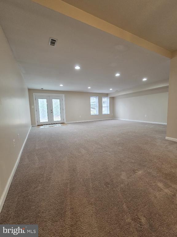 Photo - 8214 Howard Trail