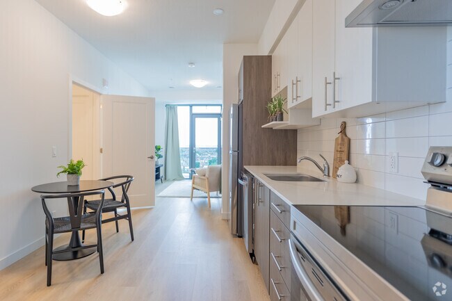 2BR, 1BA - 742SF - Kitchen - NUVO