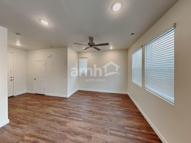 Photo - 8943 Wilroy Rd