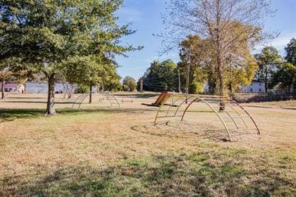 Photo - Robindale-East Apartments