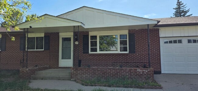 Building Photo - 904 Coolidge St Rental