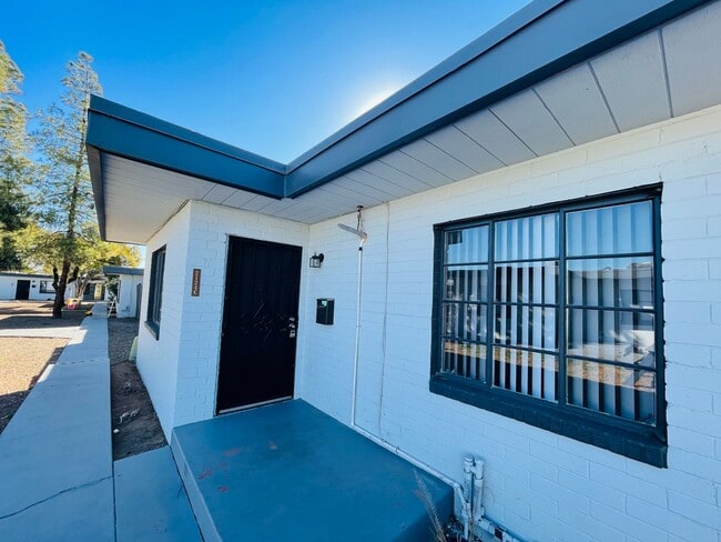 Photo - Casita Style Apartments In Tucson's Historical Neighborhoods! Unit Forg2124C
