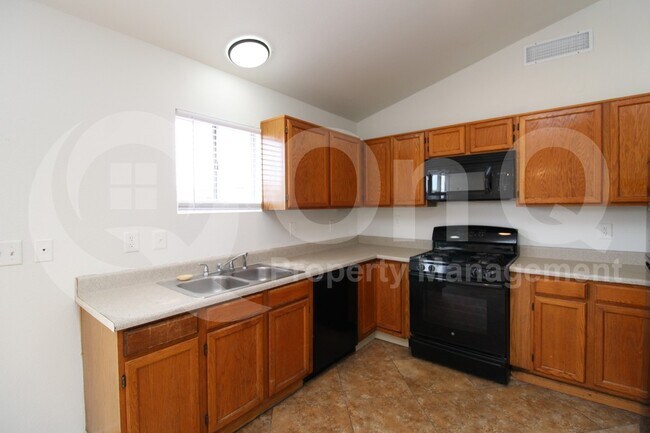 Photo - 1224 E Huntington Dr
