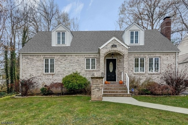 Building Photo - 221 Hillside Ave