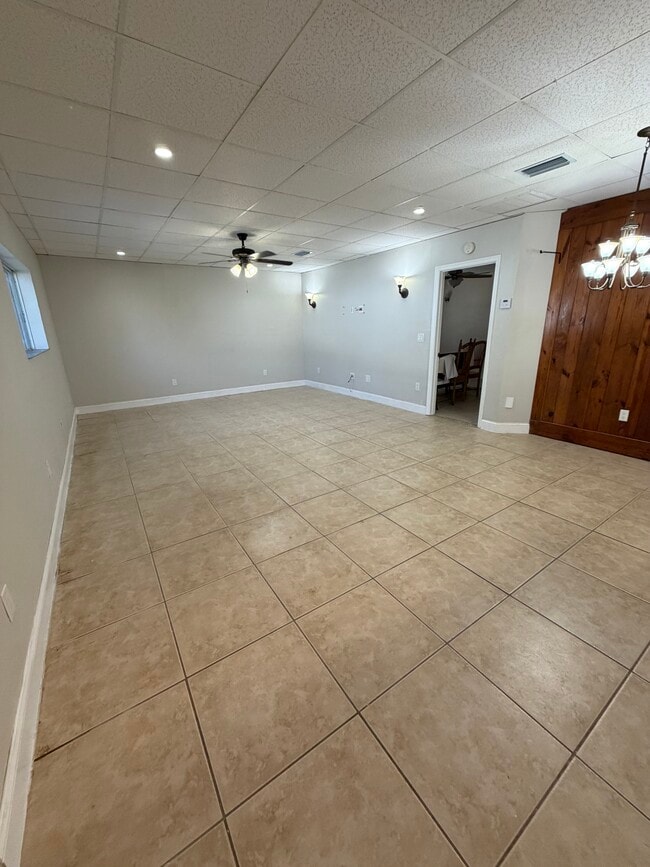 Photo - 2020 Laurel Ln
