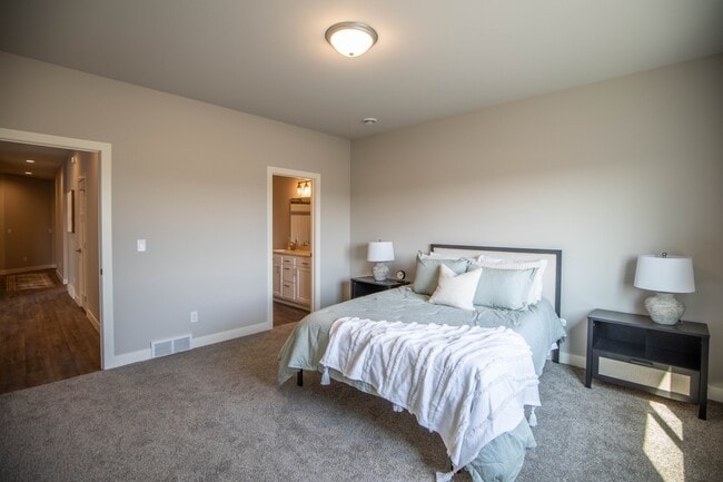 Photo - 7038 67th St S