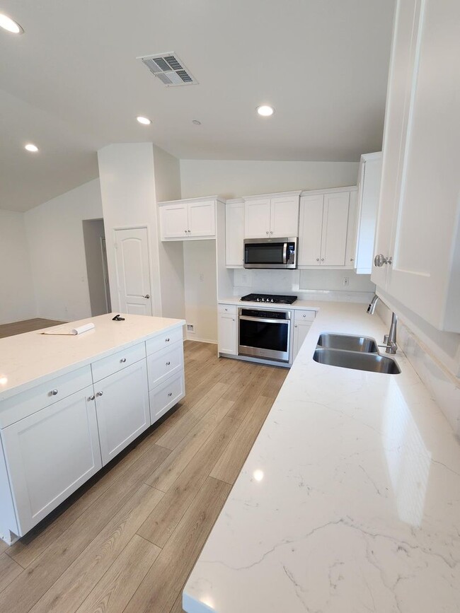 Photo - Newer 4 Bed / 3 bath Home MOVE-IN NOW SPECIAL!