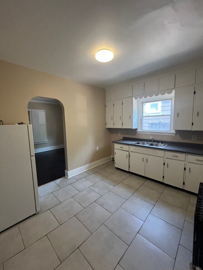 Photo - 380 Seneca Ave Unidad 380 Seneca Ave (Apt 1)