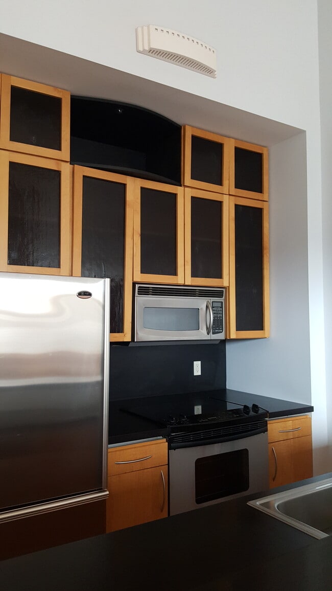 Photo - 59 College St Unit 404