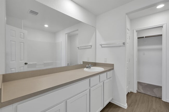 Photo - 1615 Oleander Grns Dr