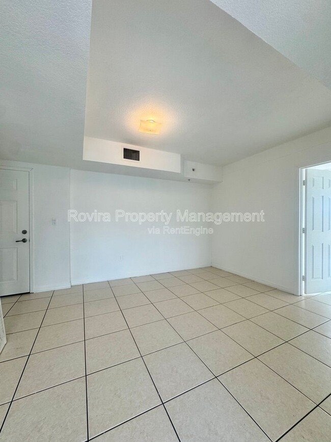 Photo - 498 SW 6th St Unit APT 303