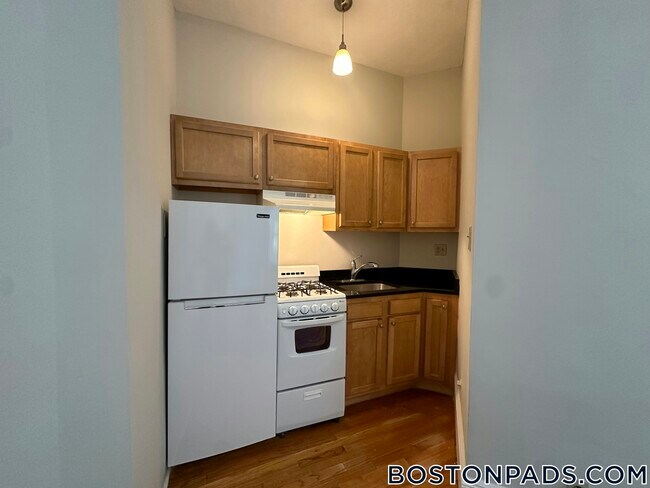 38 Hemenway St Unit 1