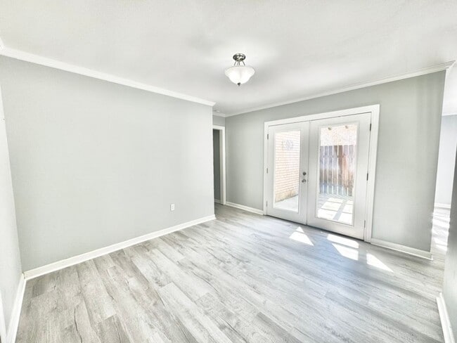 Photo - Beautiful 3BR/2BA Home with Sunroom, Formal Dining & Large Backyard