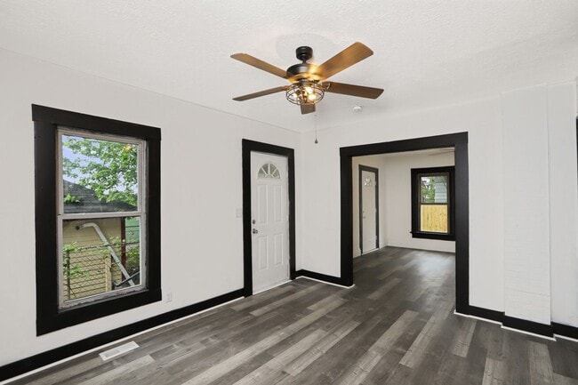 Photo - Check out this spacious 2bdr home for rent!