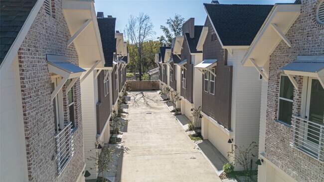 Photo - 881 Rachel St