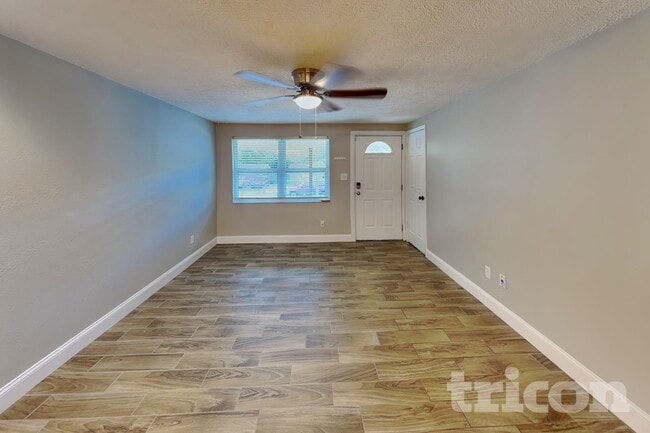 Photo - 1705 Coppertree Dr