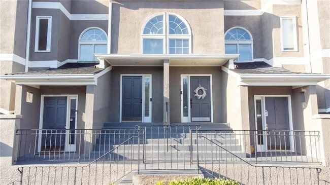 Photo - 45 St Claire Ln NE