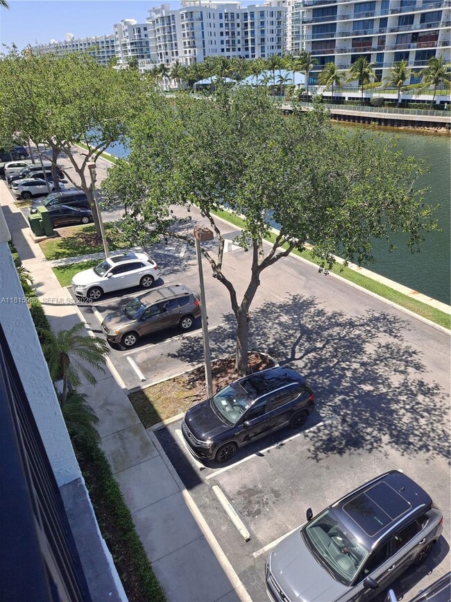 Photo - 3255 NE 184th St Unidad 12402