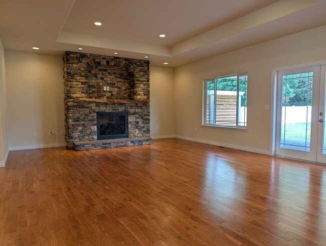 Photo - 13837 Bayview Rd