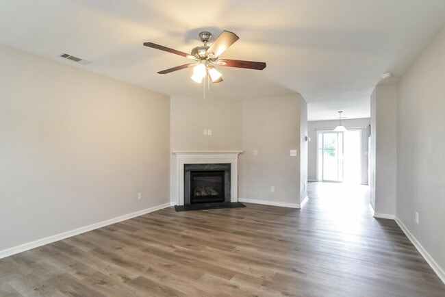 Photo - 3031 Crabapple Ln