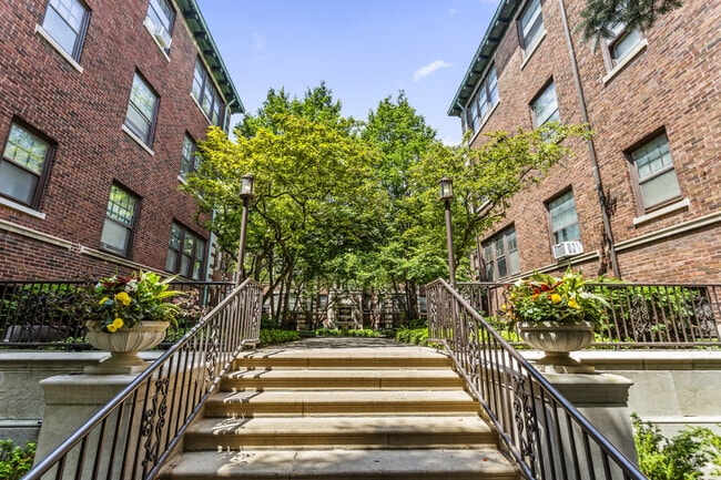 Building Photo - 834 Hinman Ave Unit 2 Rental