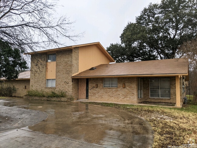 Building Photo - 2330 Blossom Dr Rental