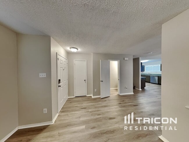 Photo - 211 Meagan St